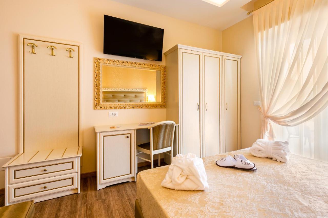 Hotel Mazzanti Мілано-Маріттіма Екстер'єр фото
