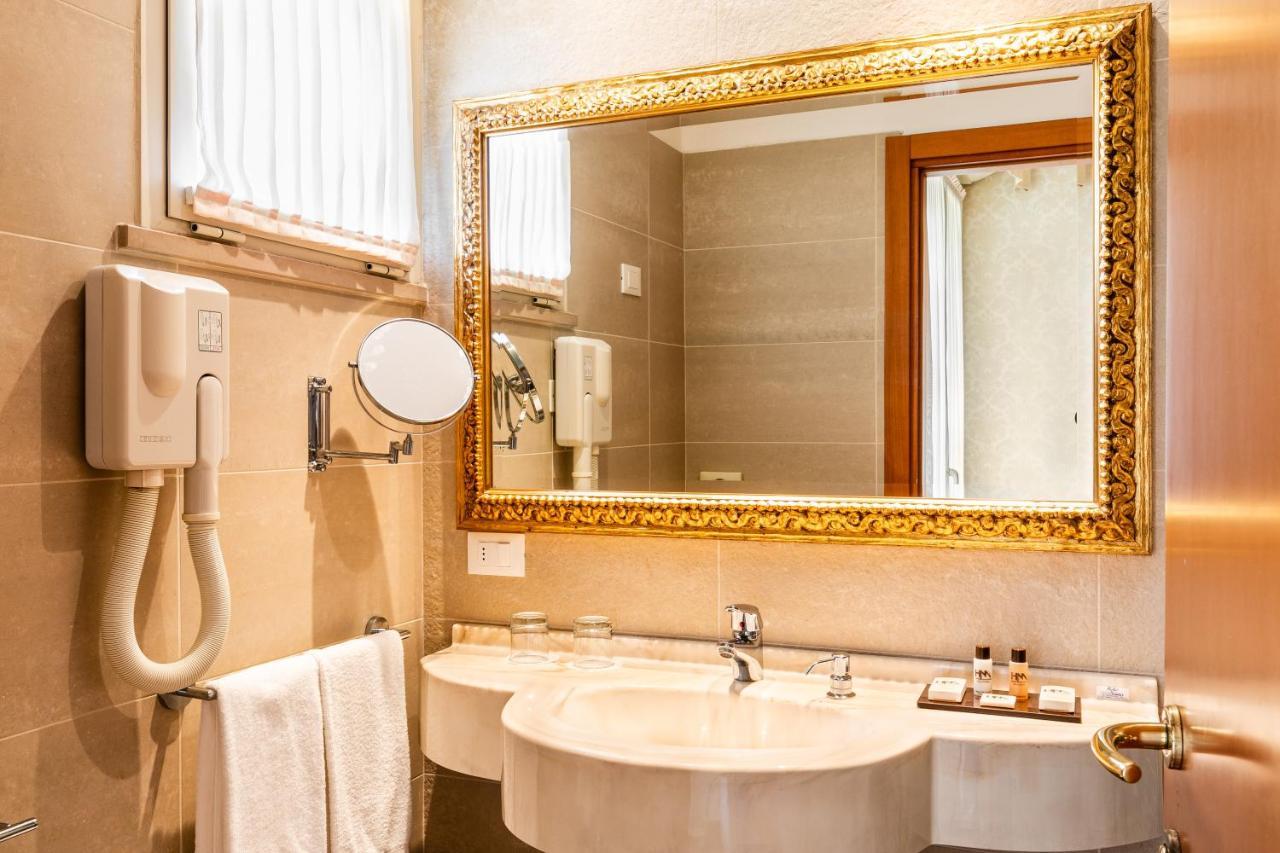 Hotel Mazzanti Мілано-Маріттіма Екстер'єр фото