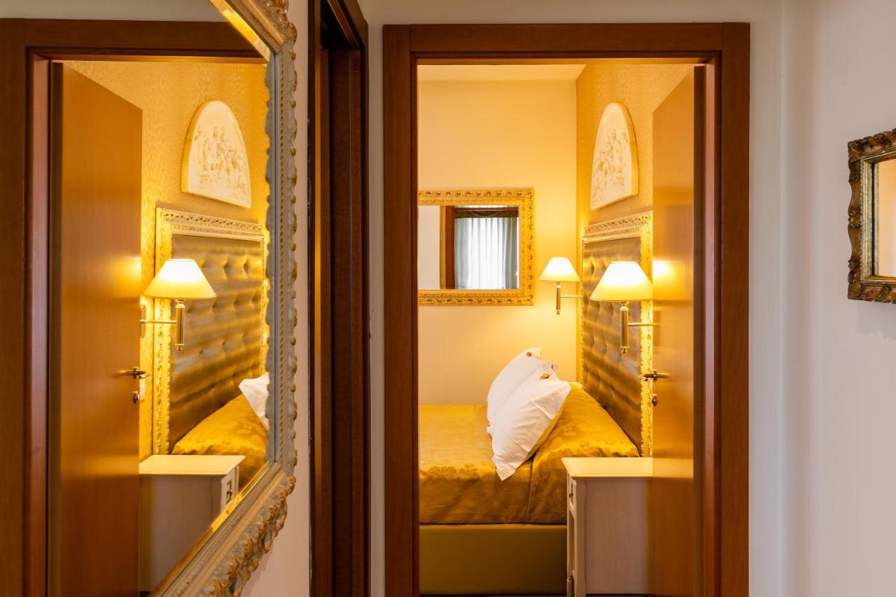 Hotel Mazzanti Мілано-Маріттіма Екстер'єр фото