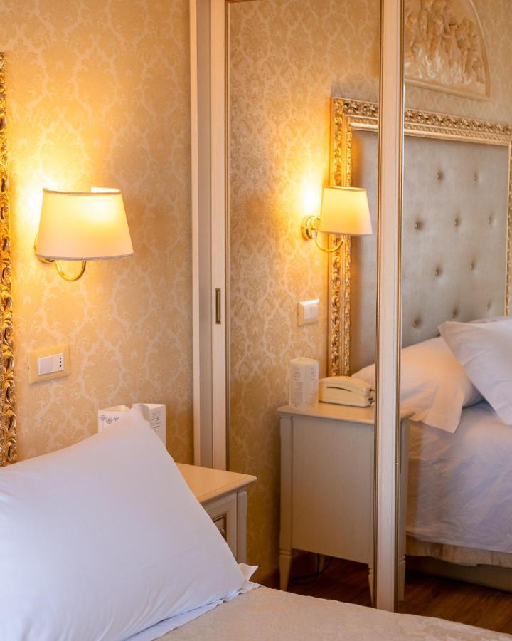 Hotel Mazzanti Мілано-Маріттіма Екстер'єр фото
