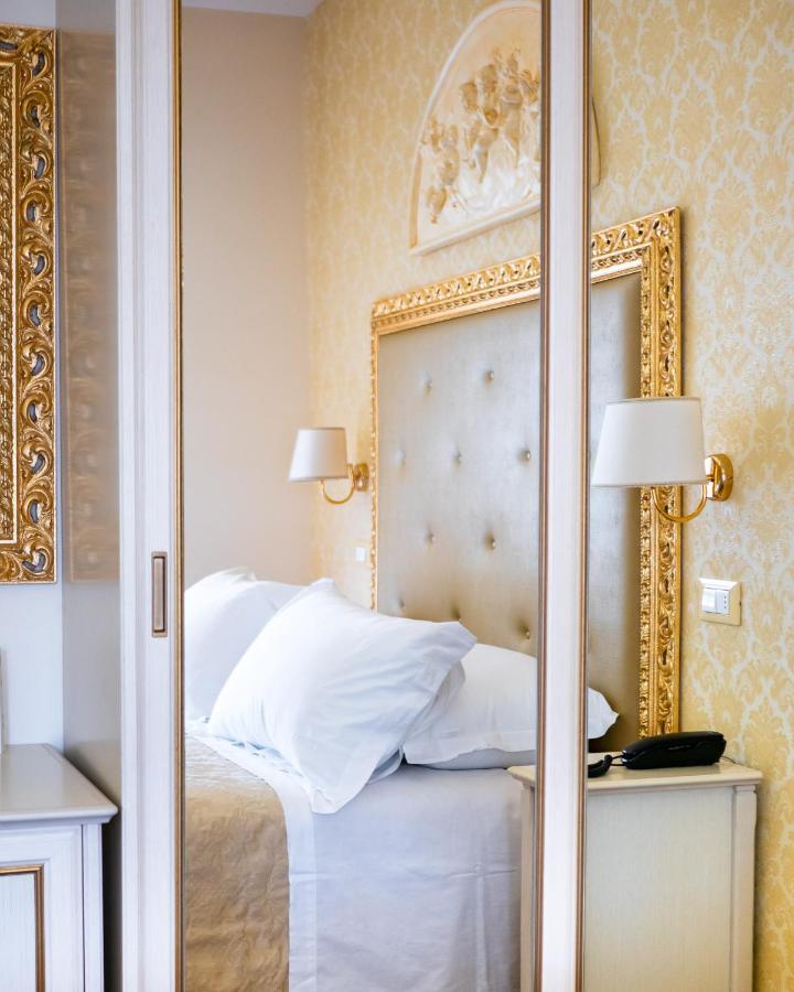Hotel Mazzanti Мілано-Маріттіма Екстер'єр фото